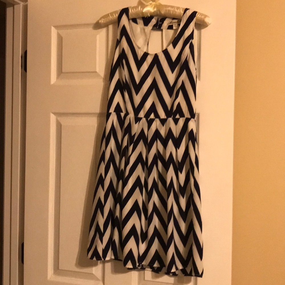 Women’s Small ⭐️ Blue / White Chevron Dress ⭐️